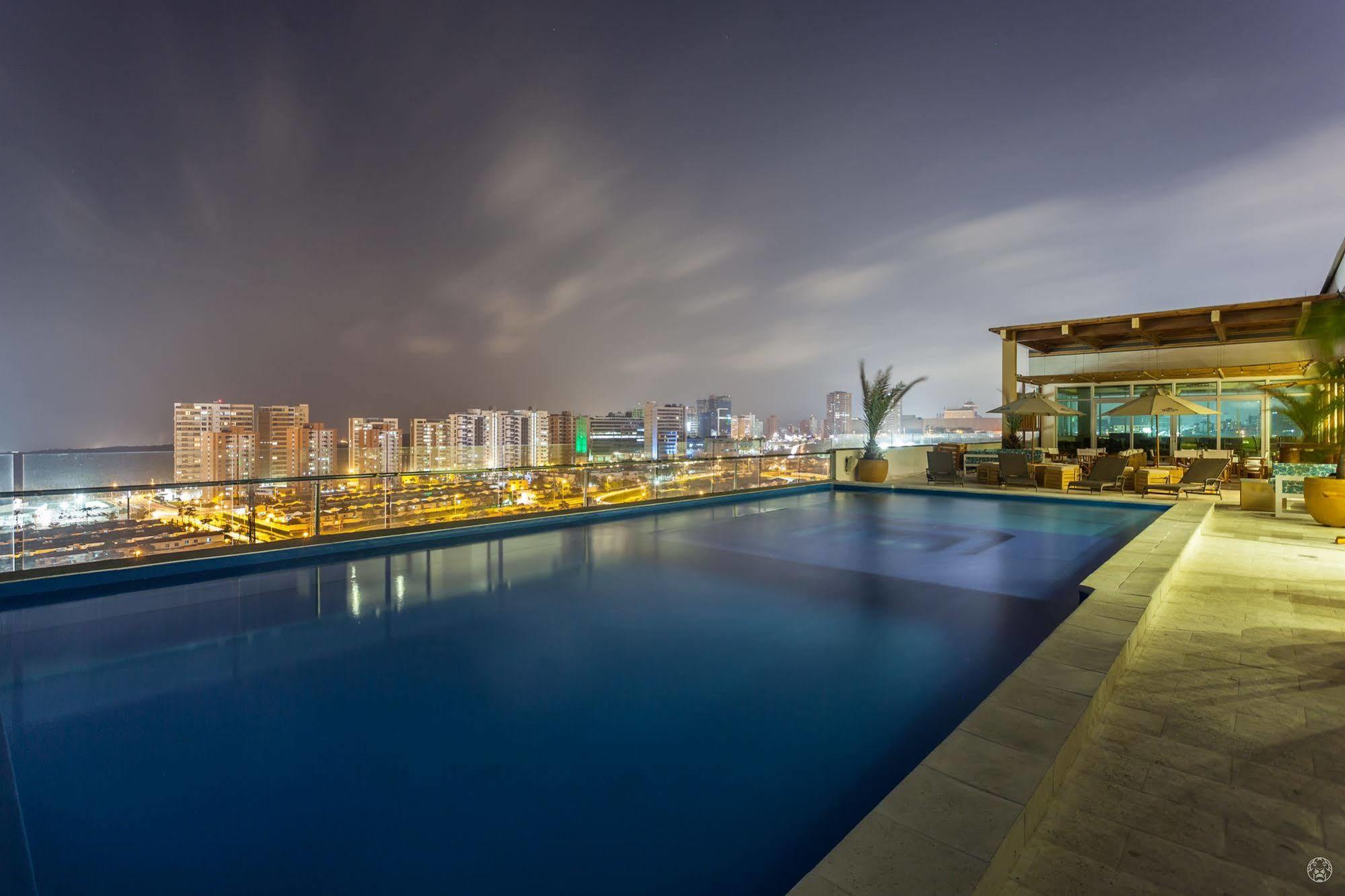 Ghl Collection Barranquilla Hotel Dış mekan fotoğraf View from the rooftop pool